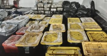 Tras cateos, aseguran 108 armas, granadas y droga en Tierra Blanca, Veracruz