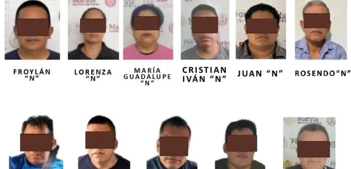 Fiscalía de Veracruz detiene a 11 policías por presunta desaparición forzada de cuatro víctimas durante operativo “Blindaje Coatzacoalcos” en 2015 Fiscalía de Veracruz detiene a 11 policías por presunta desaparición forzada de cuatro víctimas durante operativo “Blindaje Coatzacoalcos” en 2015