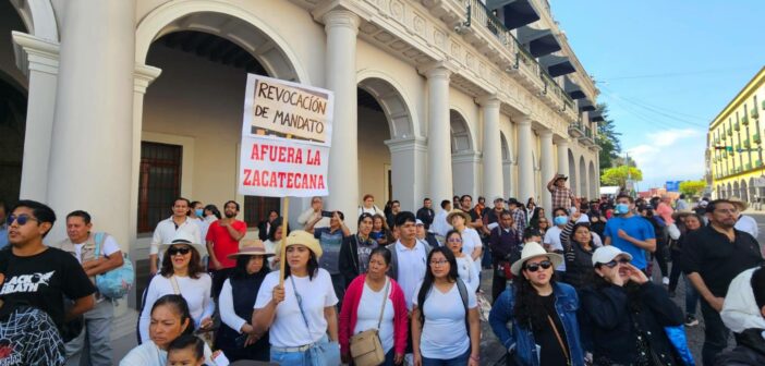 “¡Fuera Morena!”, “¡narcogobierno!”, “¡revocación de mandato!”: protestan contra partido oficial y Nahle durante marcha en Xalapa del #15N “¡Fuera Morena!”, “¡narcogobierno!”, “¡revocación de mandato!”: protestan contra partido oficial y Nahle durante marcha en Xalapa del #15N