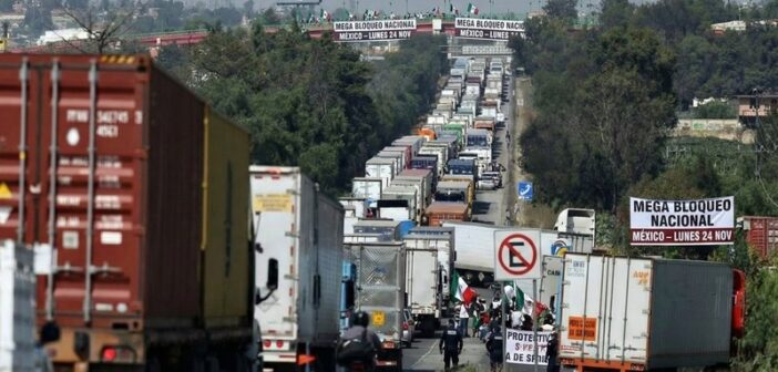 Veracruz será uno de los estados afectados por el mega bloqueo de transportistas el 24 de noviembre; se prevé la toma simultánea de autopistas y accesos a ciudades Veracruz será uno de los estados afectados por el mega bloqueo de transportistas el 24 de noviembre; se prevé la toma simultánea de autopistas y accesos a ciudades