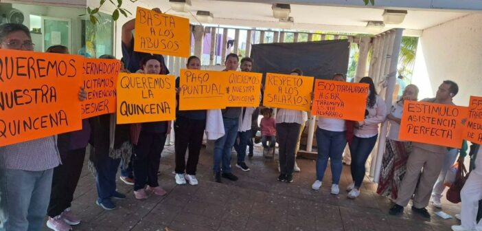 Trabajadores de salud de Veracruz se manifiestan nuevamente, ahora por falta de pago en sus quincenas