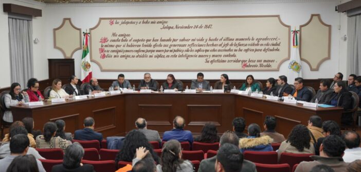 Llamará Ayuntamiento de Xalapa a exfuncionarios de anterior administración municipal a explicar observaciones, tras aprobación de dictamen del Proceso de Entrega-Recepción