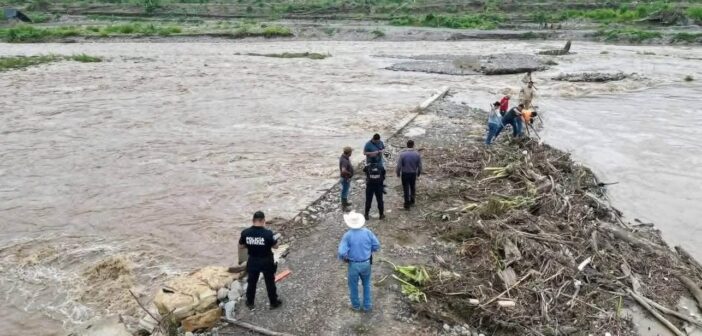 Por intensas lluvias colapsa puente y deja incomunicadas a comunidades de Coyutla, Veracruz