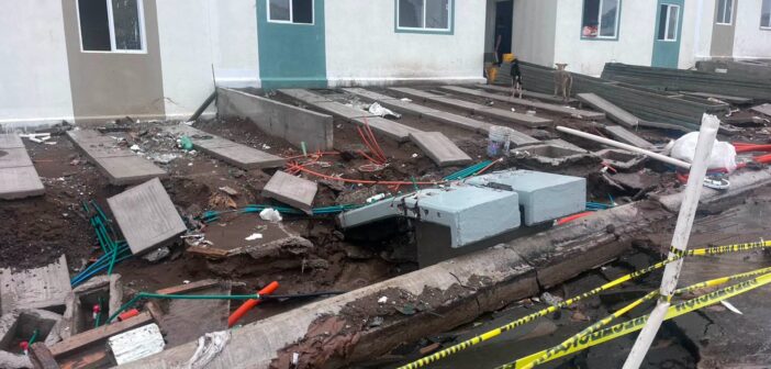 Deslaves arrasan con calles y banquetas de Viviendas del Bienestar en el puerto de Veracruz; Infonavit fue la encargada de la obra Deslaves arrasan con calles y banquetas de Viviendas del Bienestar en el puerto de Veracruz; Infonavit fue la encargada de la obra