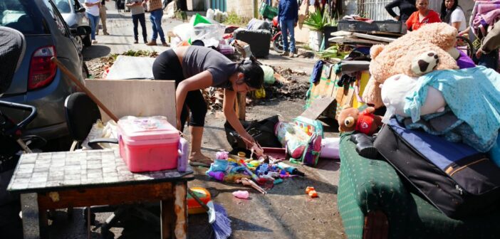 Inundación en Xalapa deja 65 viviendas dañadas, afectaciones en 43 colonias y más de 250 damnificados; 552 personas afectadas y 138 casas deterioradas en 12 municipios de Veracruz Inundación en Xalapa deja 65 viviendas dañadas, afectaciones en 43 colonias y más de 250 damnificados; 552 personas afectadas y 138 casas deterioradas en 12 municipios de Veracruz