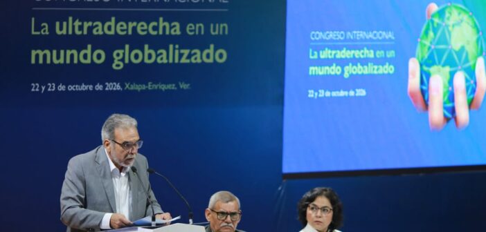 Organiza Martín Aguilar foro sobre la ultraderecha alineado con el discurso gubernamental y llama al “diálogo”, mientras enfrenta acusaciones de autoritarismo y cerrazón en la UV