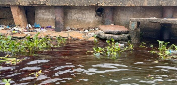 Pemex confirma derrame en Minatitlán por fuga en uno de sus pozos