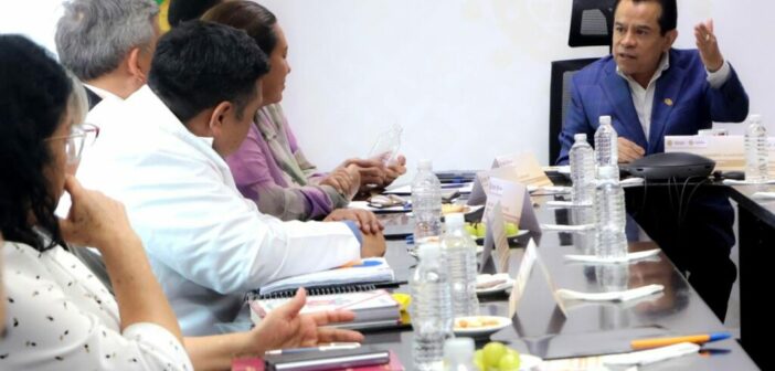 Denuncian que al menos 15 mujeres fueron despedidas de Sesver por negarse a validar facturas falsas y dejarse “mochar” su sueldo; piden intervención de Nahle