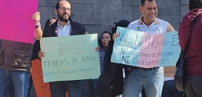 A causa de protestas, Rocío Nahle da marcha atrás: trabajadores de Sesver podrán cobrar bono en efectivo y no solo en vales de Chedraui