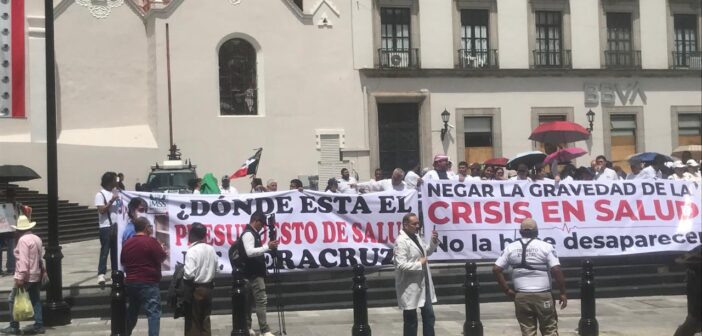 Rocío Nahle califica de “shows mediáticos” protestas por desabasto de medicamentos e insumos en Veracruz y dice que hasta hay «excedentes»; «ahí están los medicamentos. Ahí está el material de curación y lo publico y hago video», jura Rocío Nahle califica de “shows mediáticos” protestas por desabasto de medicamentos e insumos en Veracruz y dice que hasta hay «excedentes»; «ahí están los medicamentos. Ahí está el material de curación y lo publico y hago video», jura