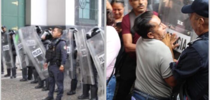 Con el garrote: Antimotines desalojan con violencia a manifestantes en inmediaciones del Palacio de Gobierno en Xalapa; habitantes de Jalacingo y Altotonga exigían agua Con el garrote: Antimotines desalojan con violencia a manifestantes en inmediaciones del Palacio de Gobierno en Xalapa; habitantes de Jalacingo y Altotonga exigían agua