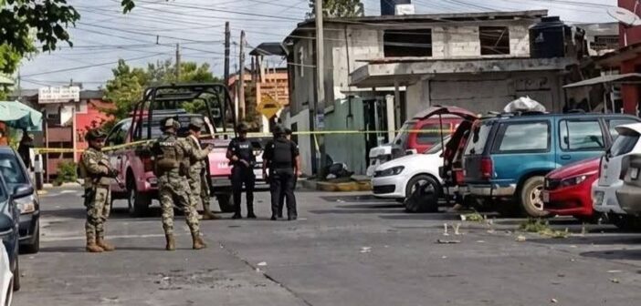 Matan en ataque armado a hombre y hieren a sus hijos menores afuera de su escuela en Tuxpan Matan en ataque armado a hombre y hieren a sus hijos menores afuera de su escuela en Tuxpan