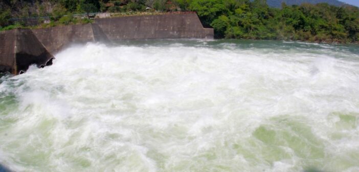 Por desfogue “programado” de presa Cerro de Oro en Tuxtepec, aumentará nivel del río Papaloapan este fin de semana; aunque “no represente riesgo de desbordamiento” alertan a 10 municipios veracruzanos de la región Por desfogue “programado” de presa Cerro de Oro en Tuxtepec, aumentará nivel del río Papaloapan este fin de semana; aunque “no represente riesgo de desbordamiento” alertan a 10 municipios veracruzanos de la región