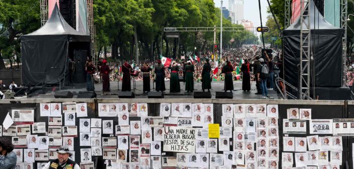 Mundial entre protestas: colectivos se manifiestan a espaldas de celebraciones oficiales; Sheinbaum se refugia en una unidad deportiva mientras Salinas Pliego acude al estadio Mundial entre protestas: colectivos se manifiestan a espaldas de celebraciones oficiales; Sheinbaum se refugia en una unidad deportiva mientras Salinas Pliego acude al estadio