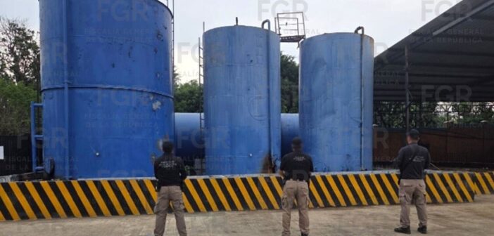 FGR asegura más de 256 mil litros de huachicol en Tihuatlán, Veracruz; hay 12 detenidos