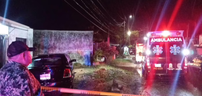 Frente frío 2 provoca la muerte de cuatro mujeres en Coatzacoalcos; una barda colapsa sobre su vivienda Frente frío 2 provoca la muerte de cuatro mujeres en Coatzacoalcos; una barda colapsa sobre su vivienda