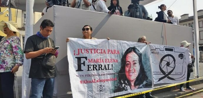 Exigen a Cuitláhuac García justicia por periodistas asesinados en Veracruz; familiares denuncian impunidad