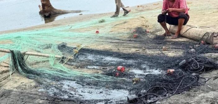 Derrame de hidrocarburo paraliza la pesca en Veracruz: más de 50 mil pescadores afectados