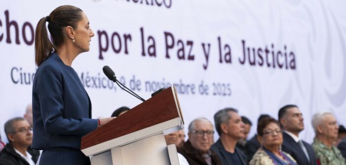 Presidenta presenta los 12 ejes del Plan Michoacán por la Paz y la Justicia; su solución: repartir 37 mil mdp en becas Presidenta presenta los 12 ejes del Plan Michoacán por la Paz y la Justicia; su solución: repartir 37 mil mdp en becas