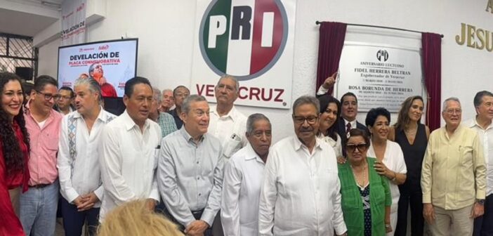 Homenajea PRI Veracruz a Fidel Herrera y Rosa Borunda; Javier Herrera no asiste porque “somos aliados” de Rocío Nahle, Claudia Sheinbaum y la cuarta transformación, “proyecto que comparto y en el que creo”