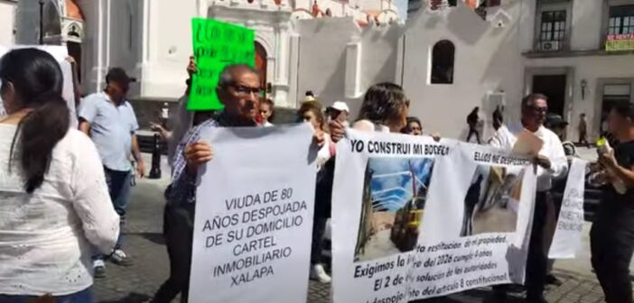Protestas en Xalapa contra despojos inmobiliarios: ciudadanos denuncian abusos y complicidad institucional; afirma Nahle que ya han cerrado tres notarías por este motivo
