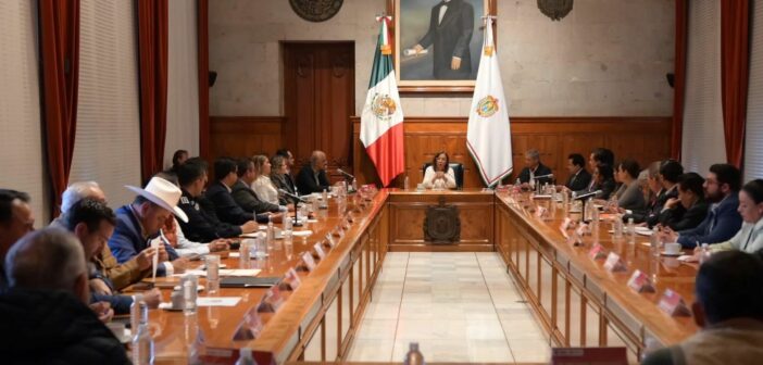 Se sube Rocío Nahle su sueldo y el de su gabinete en el Presupuesto 2026: ganará casi 85 mil pesos de manera nominal Se sube Rocío Nahle su sueldo y el de su gabinete en el Presupuesto 2026: ganará casi 85 mil pesos de manera nominal