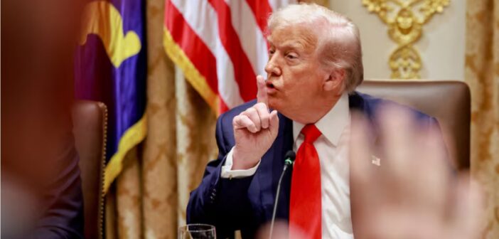 Trump firma decreto que pone bajo presión envío de remesas de EEUU a México para prevenir lavado de dinero del crimen organizado